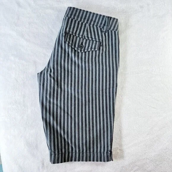 Women's Lilu Brand Bermuda Shorts | Gray Striped | Size 5 | 100% Cotton - Picture 3 of 13